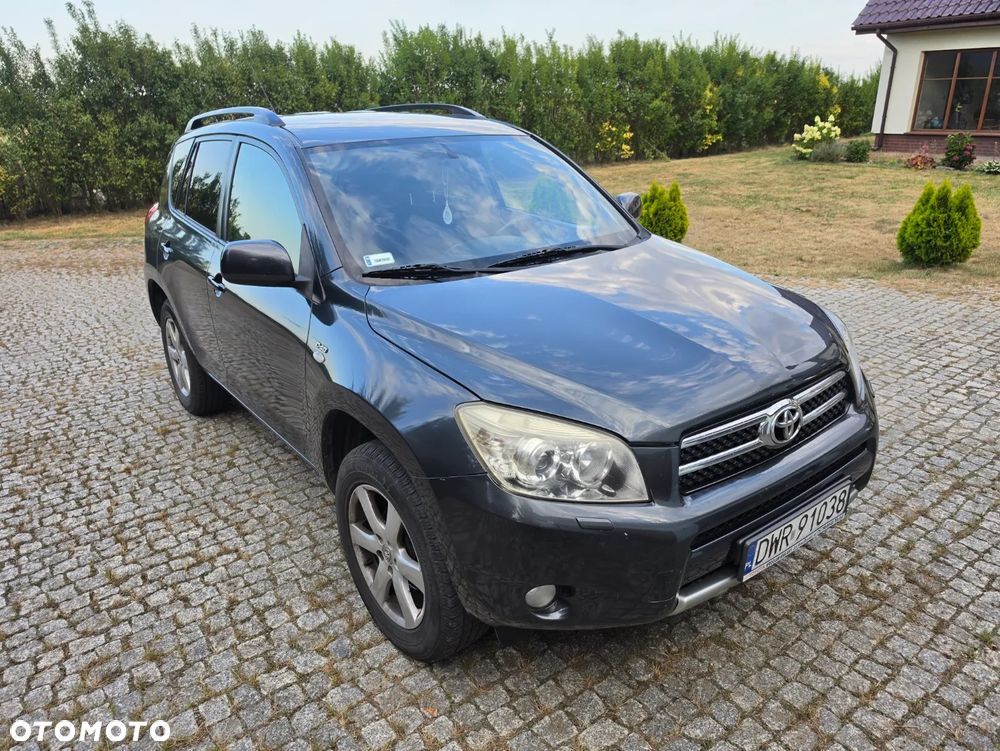 Toyota RAV4 2.2 D-4D Premium - 1