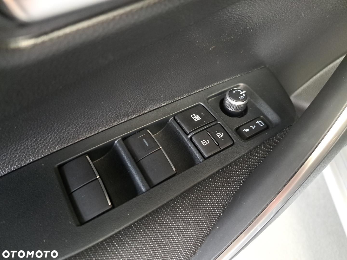 Toyota Corolla - 33