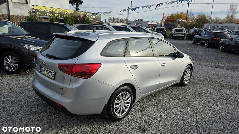 Kia Ceed - 12