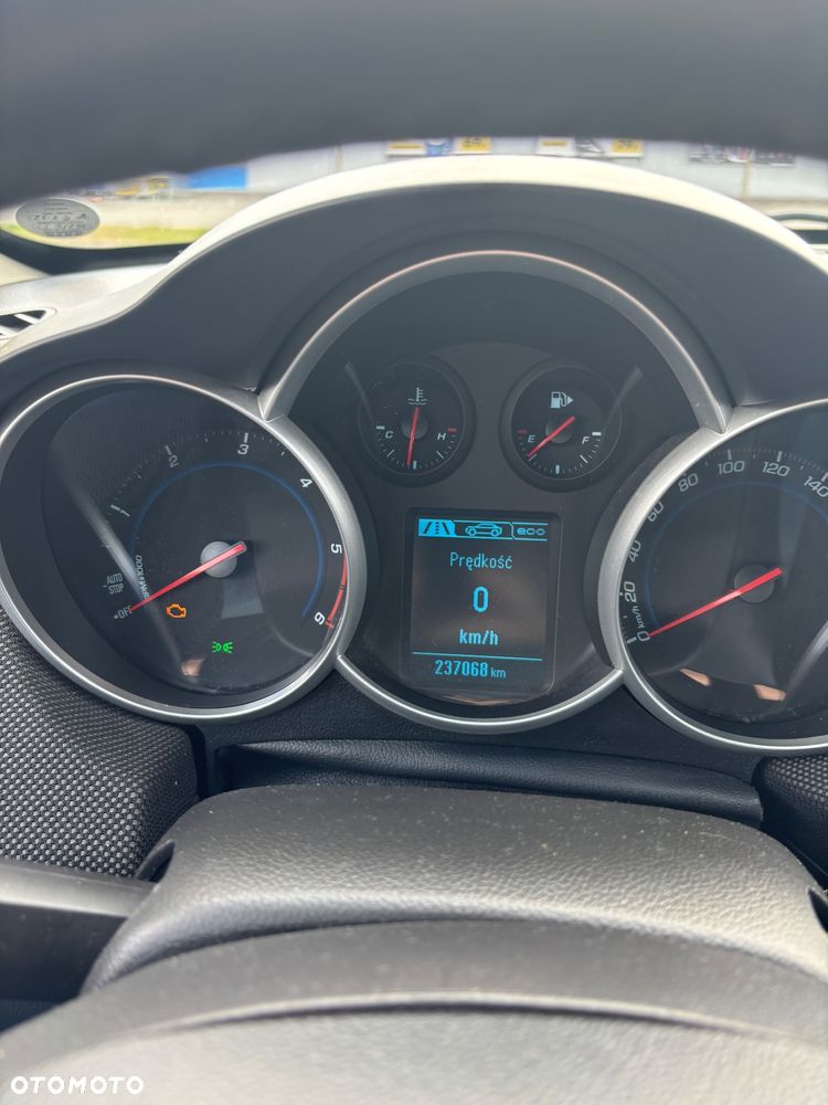 Chevrolet Cruze - 14