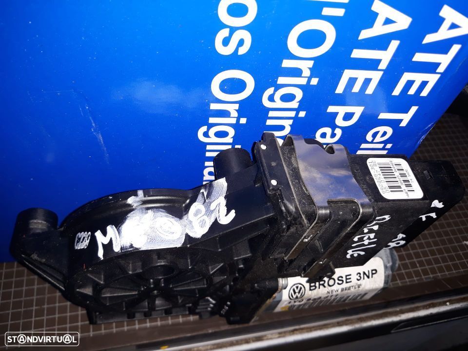 VW BEETLE MOTOR ELEVADOR TRAS ESQ M082 - 2