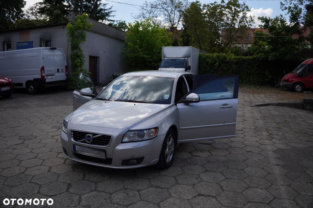 Volvo V50 D3 Momentum - 4