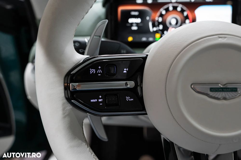 Aston Martin DB12 Volante - 23