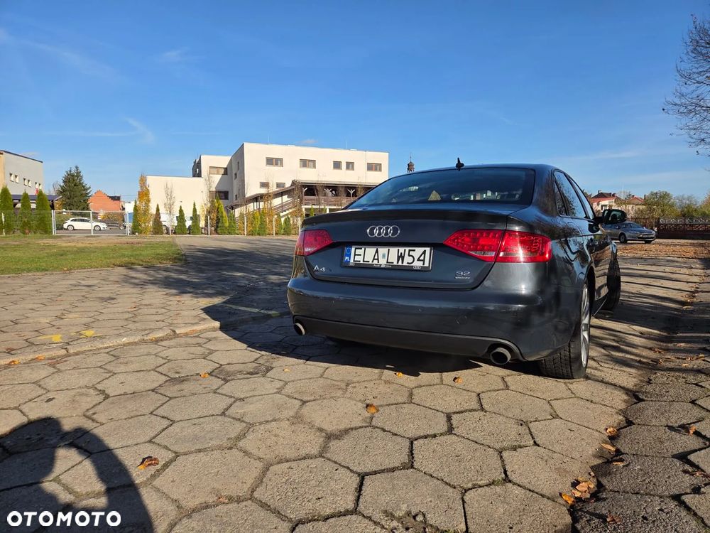 Audi A4 Limousine - 27