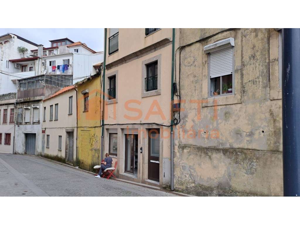 Apartamento T2 com logradouro Zona Histórica do Porto - Grande imagem: 3/19