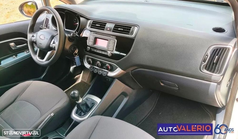 Kia Rio 1.2 CVVT EX — fotografia 21