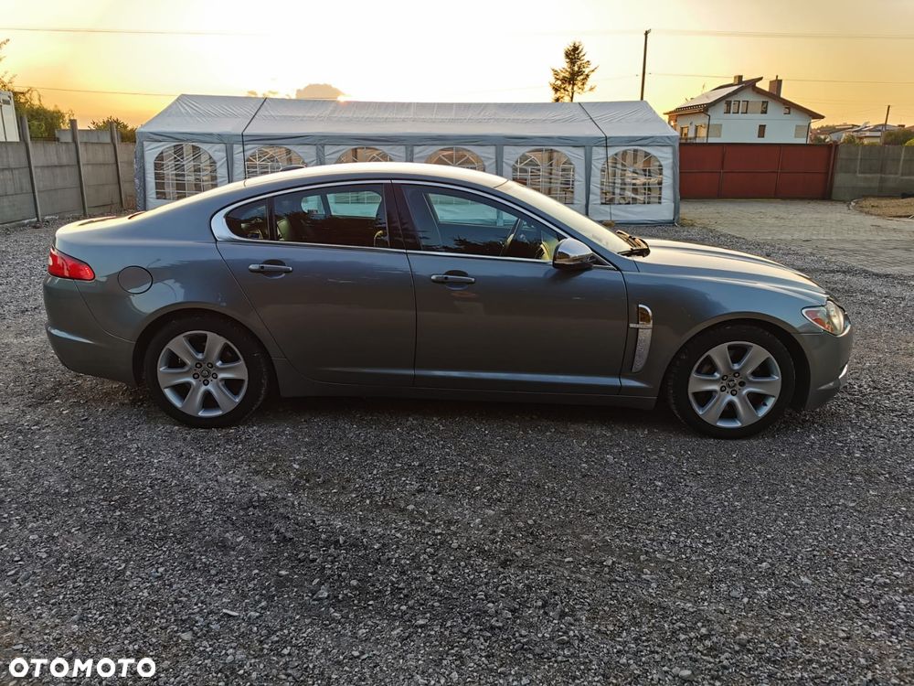 Jaguar XF 3.0 V6 D Luxury - 2