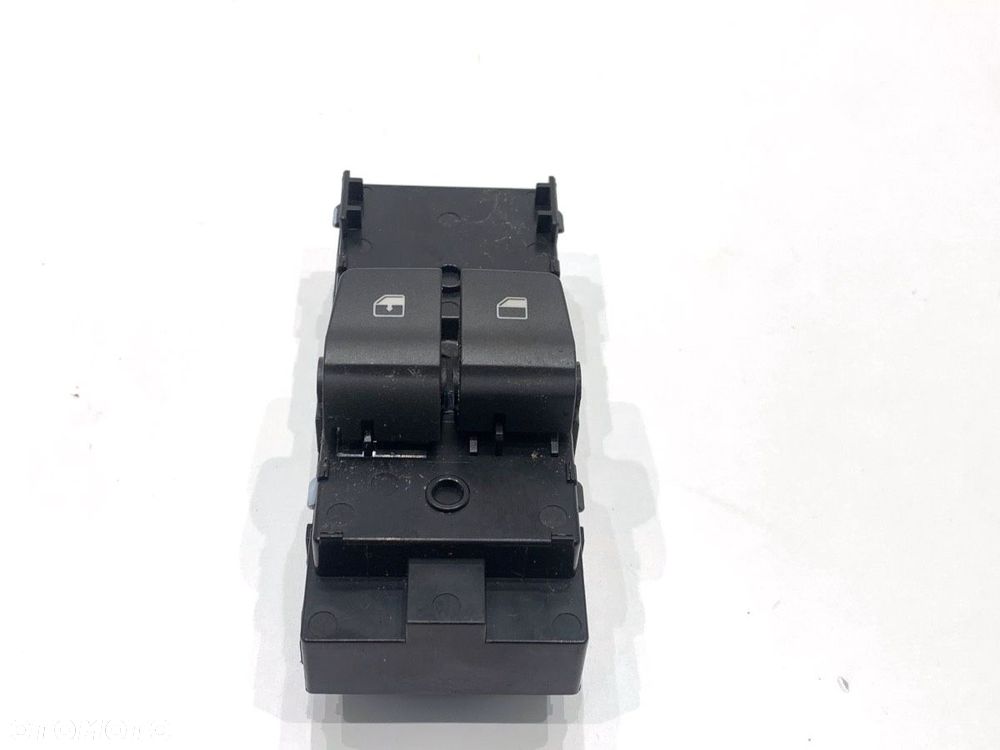 PRZEŁĄCZNIK SZYB  HYUNDAI i30 (PDE, PD, PDEN) 2016 - 2022 1.5 DPI 71 kW [97 KM] benzyna 2024 - - 1