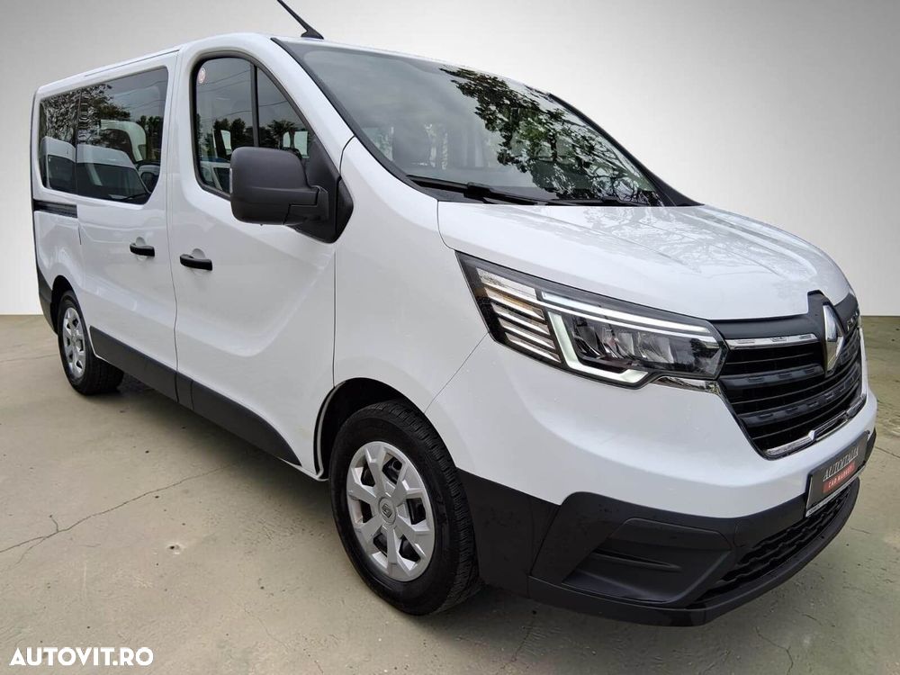 RENAULT Trafic 2023 — imagine 12