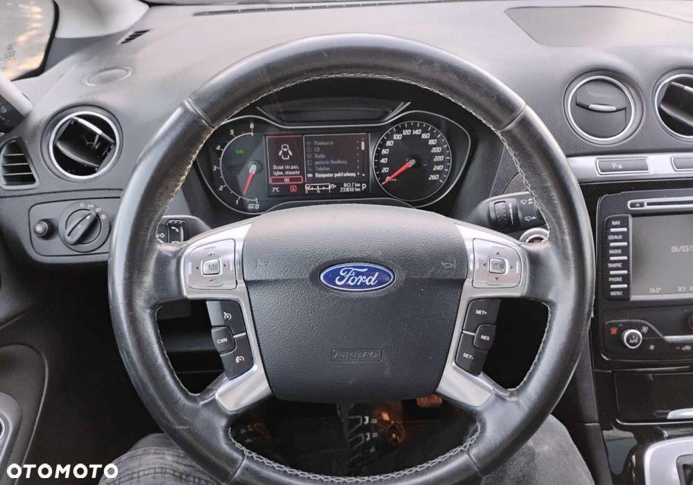 Ford S-Max - 13