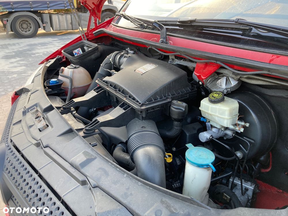 Mercedes-Benz Sprinter - 13