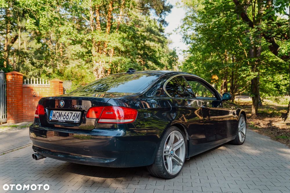 BMW Seria 3 325i - 5