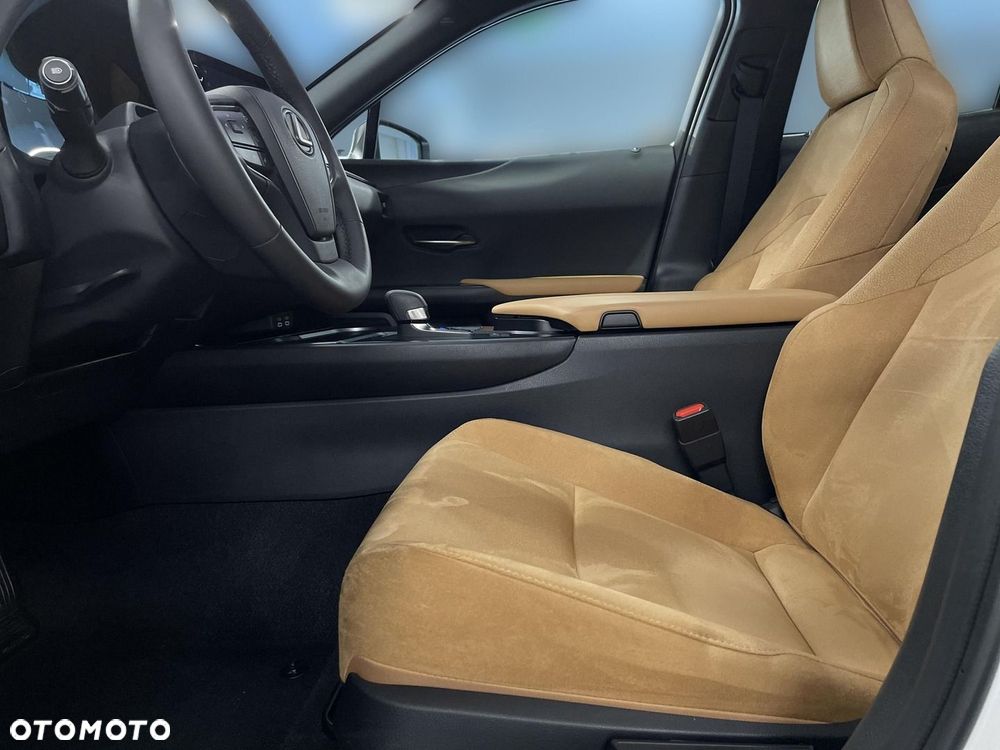 Lexus UX 300h Business - 8