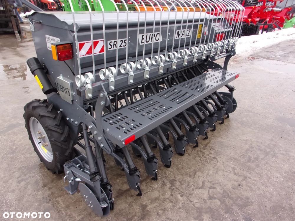 Meprozet Siewnik zbożowy talerzowy S107T, stopkowy S107, S107/1 poplonów S109 MEPROZET, Siewnik zbożowy 2-talerzowy i stopkowy SR25, SR27, SR30, SRT27 Euro-Masz, siewnik nabudowany - agregat uprawowy SNT30, siewnik poplonów Akpil, Siewnik kukurydzy Meprozet - 28