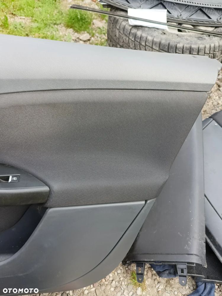 SEAT TOLEDO III 2008R BOCZEK TAPICERKA DRZWI PRZÓD PRAWY EUROPA - 2