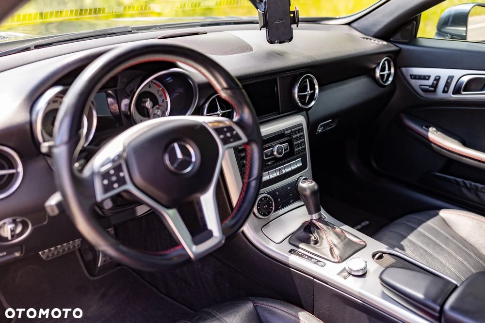 Mercedes-Benz SLK 250 CGI - 16