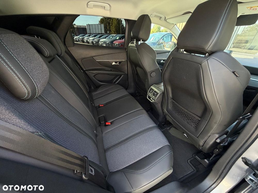 Peugeot 3008 BlueHDi 130 Stop & Start EAT8 Allure - 23