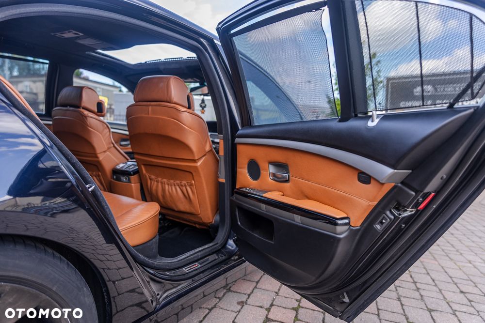 BMW Seria 7 750i - 15