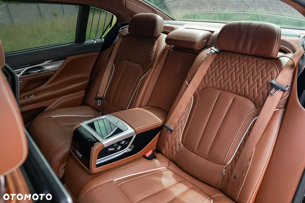 BMW Seria 7 750Ld xDrive - 34
