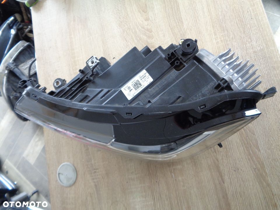 VW T-CROSS LAMPA LEWA PRZÓD EUROPA - 2