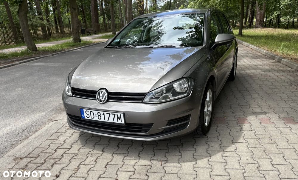 Volkswagen Golf - 2