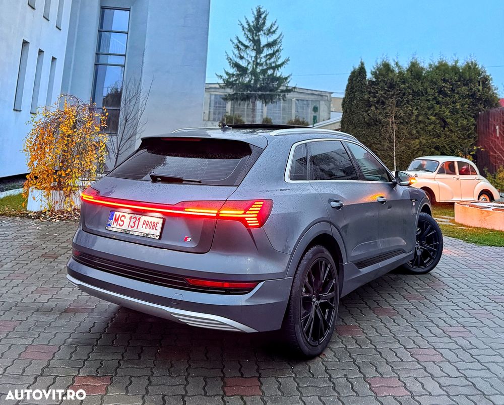 Audi e-tron - 7