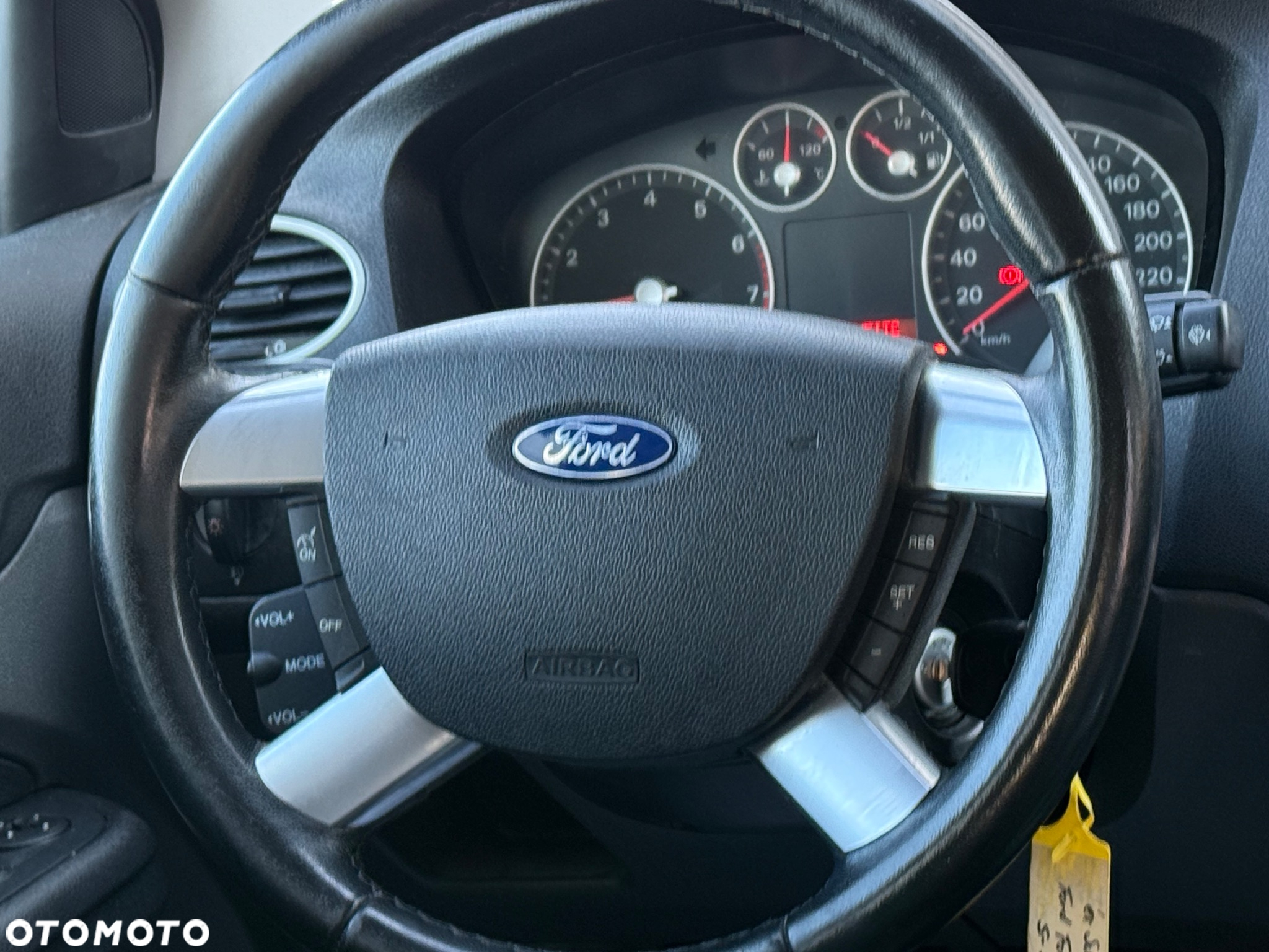 Ford Focus 1.6 16V Style+ - 10