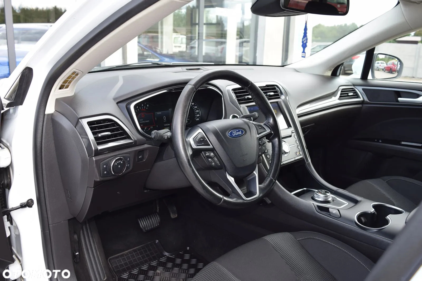 Ford Mondeo Turnier 2.0 EcoBlue Titanium - 15