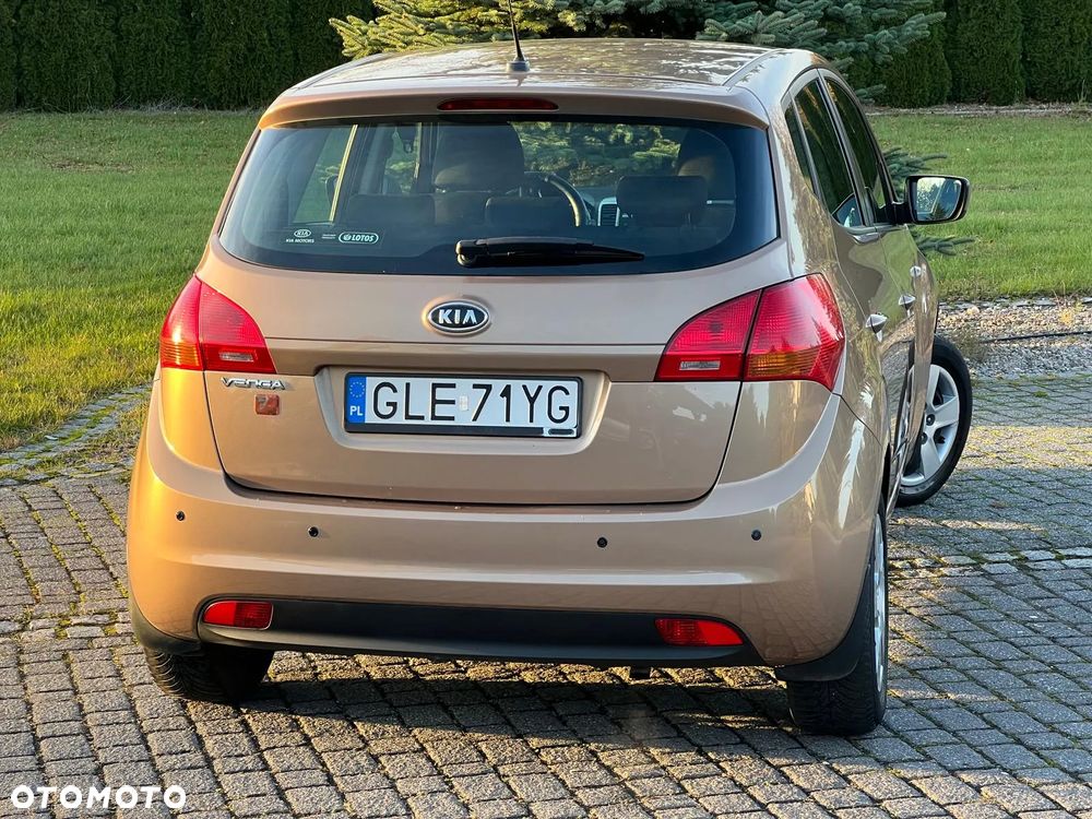 Kia Venga 1.6 L - 7