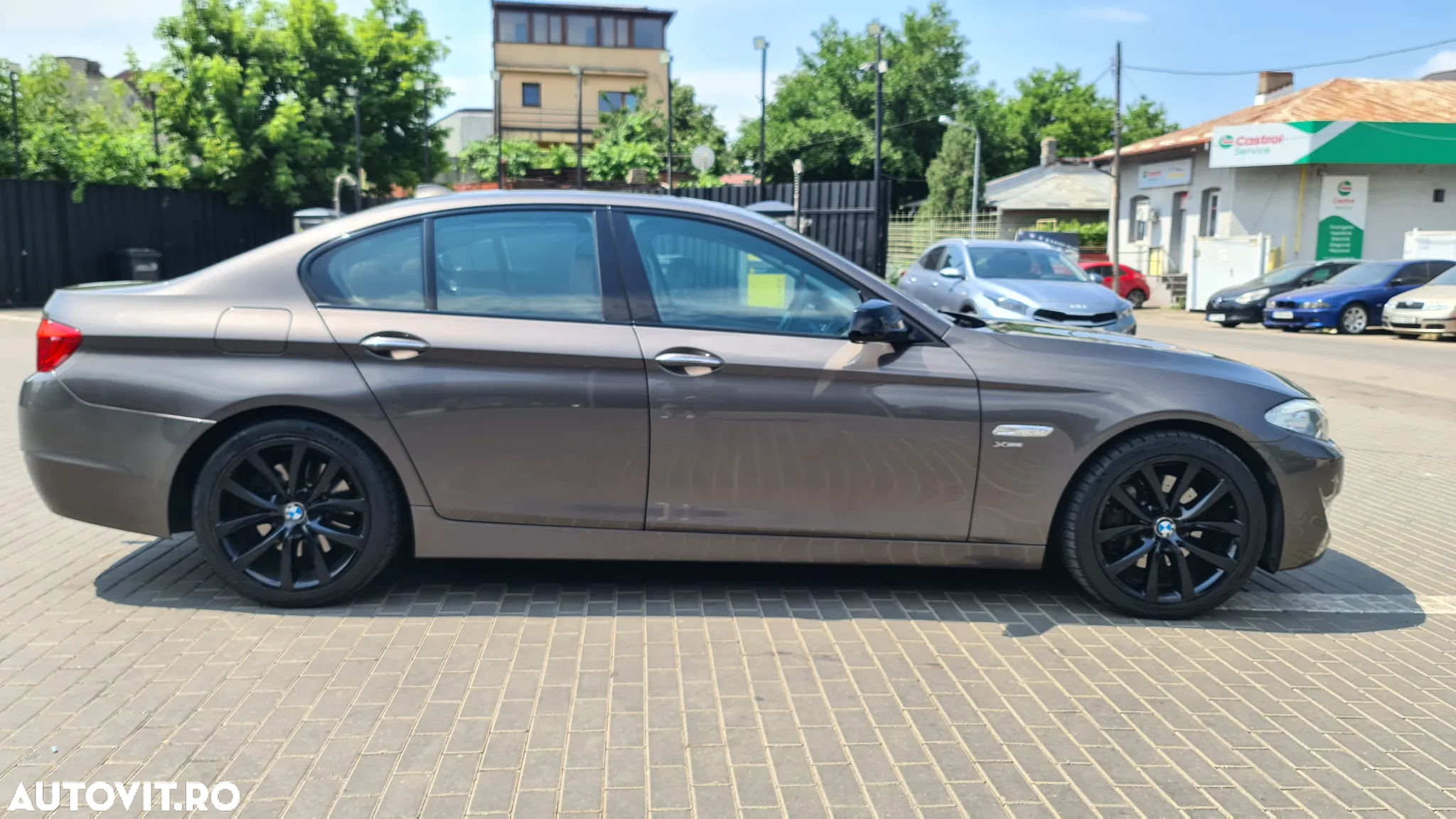 BMW Seria 5 530d xDrive - 7