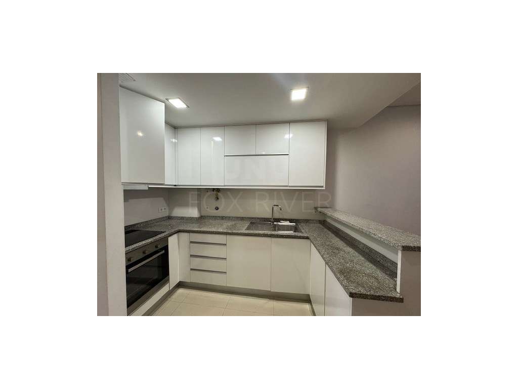Apartamento T1 para arrendamento no centro histórico de Viana do Ca... - Grande imagem: 2/9