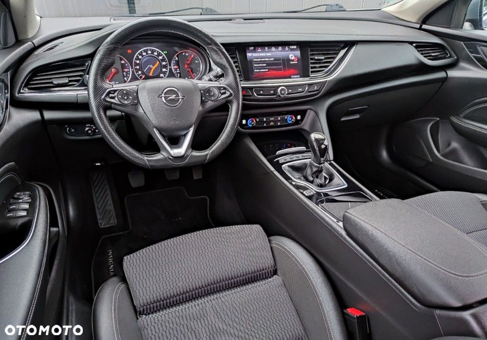 Opel Insignia - 22