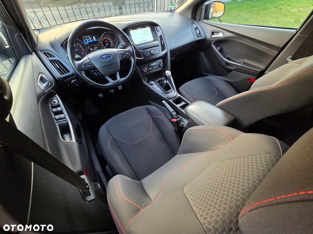 Ford Focus 1.0 EcoBoost Start-Stopp-System ST-LINE DESIGN - 26