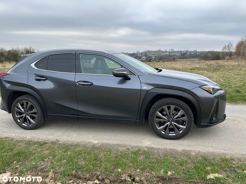 Lexus UX - 2