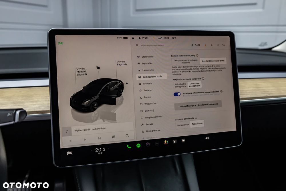 Tesla Model 3 - 18