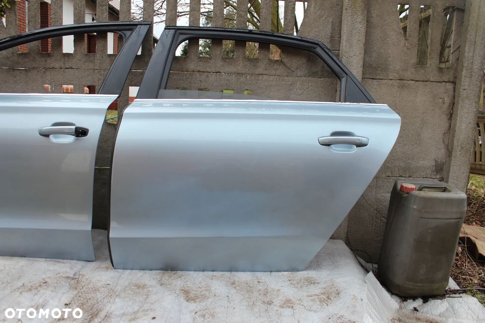 DRZWI TYLNE LEWE AUDI A8 D4 LONG 2014 - 2