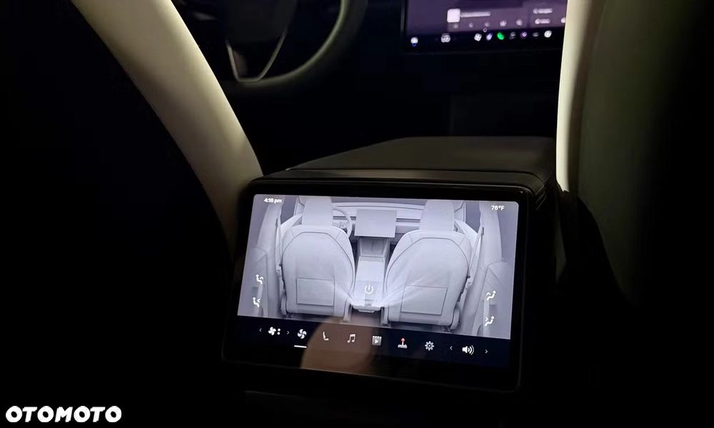 Tesla Model Y Long Range Dual Motor AWD - 14
