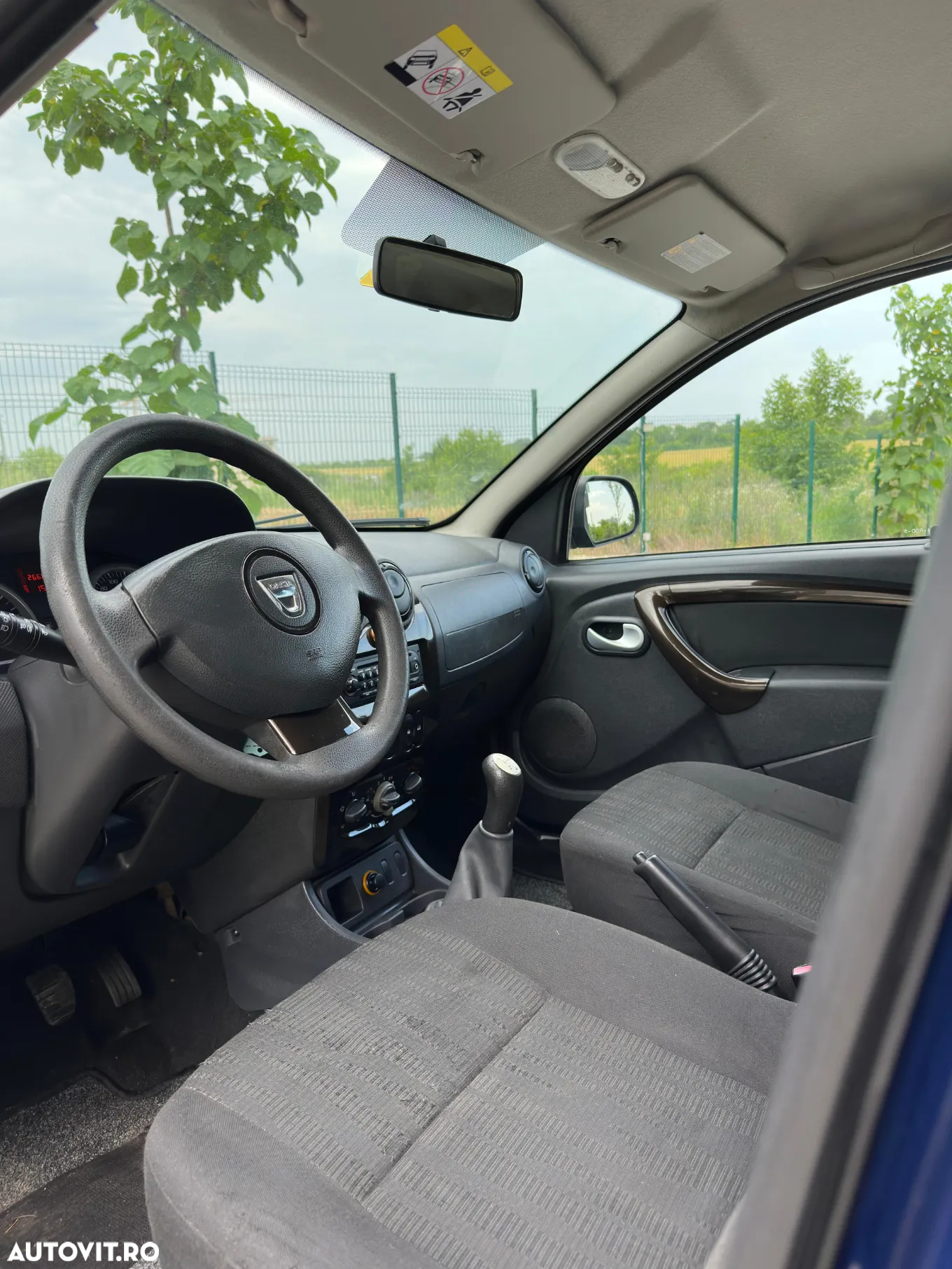 Dacia Duster 1.6 16V 4x2 Laureate - 9