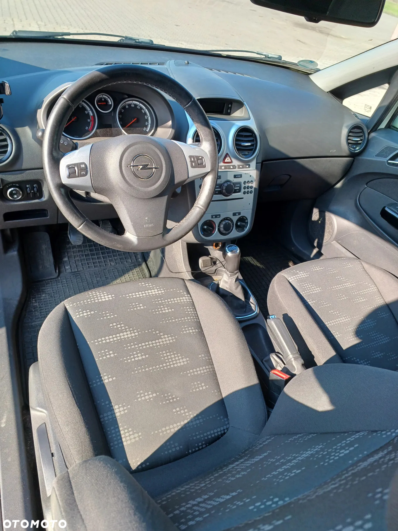 Opel Corsa 1.2 16V Cosmo - 8