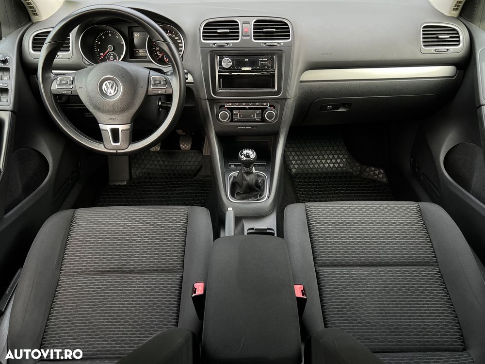Volkswagen Golf - 10