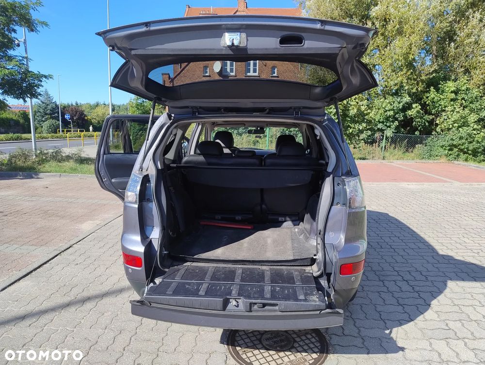 Mitsubishi Outlander - 6