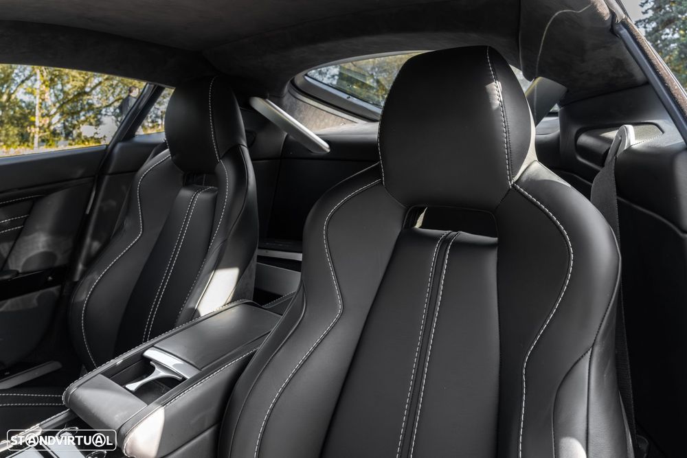 Aston Martin Vantage Coupe - 20