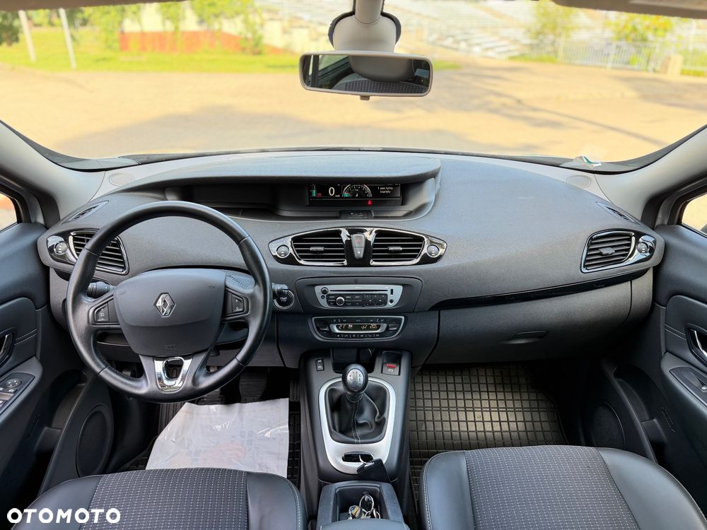 Renault Grand Scenic ENERGY TCe 130 INTENS - 27