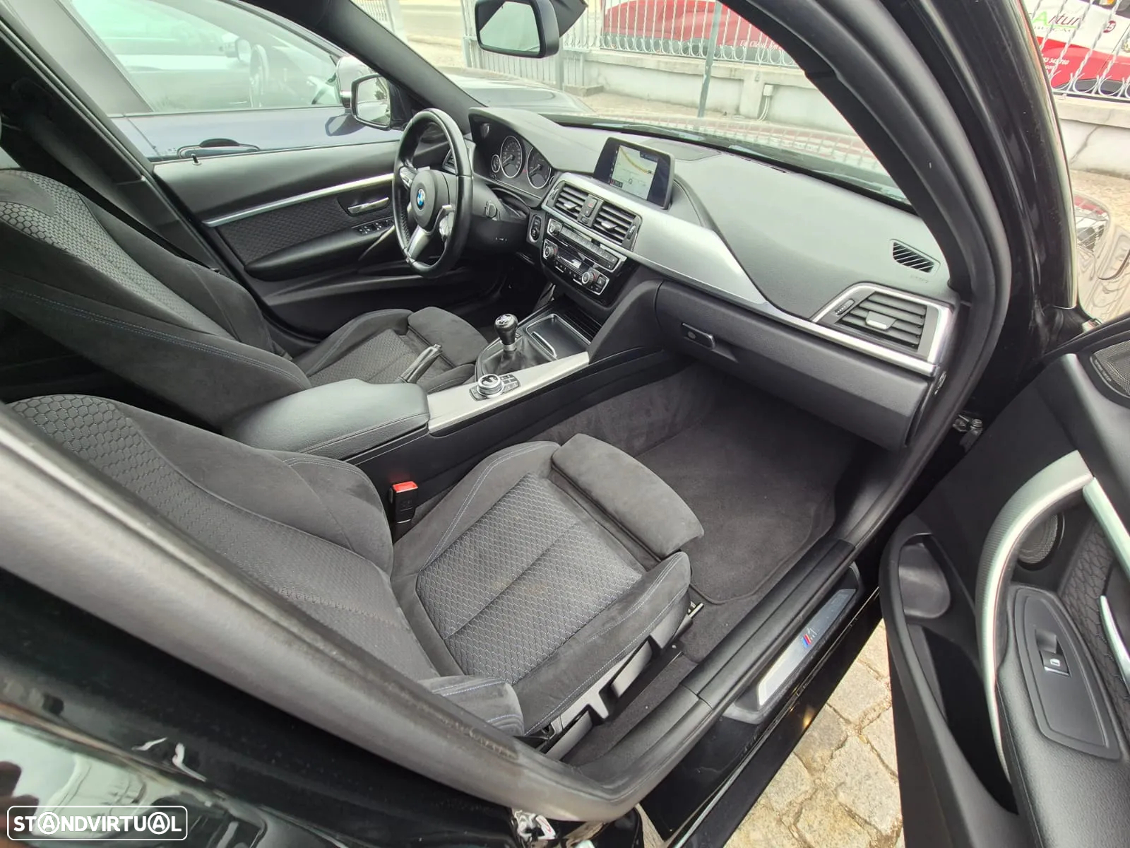 BMW 320 d Touring Pack M - 11