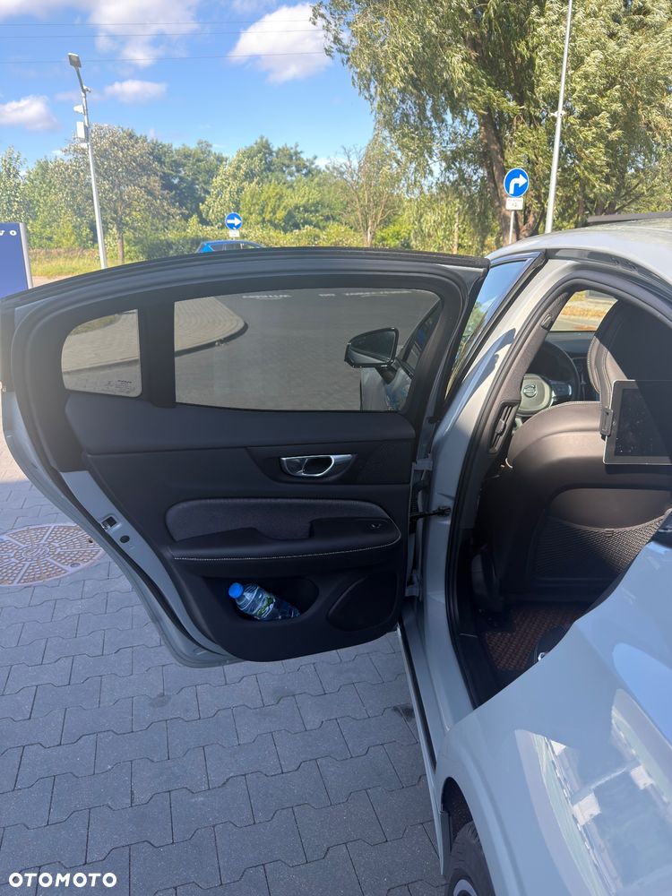 Volvo S60 B5 B AWD Plus Dark - 9