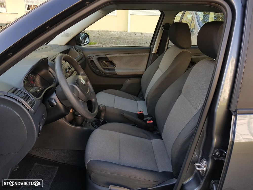 Skoda Fabia Break 1.2 TSi Ambiente - 24
