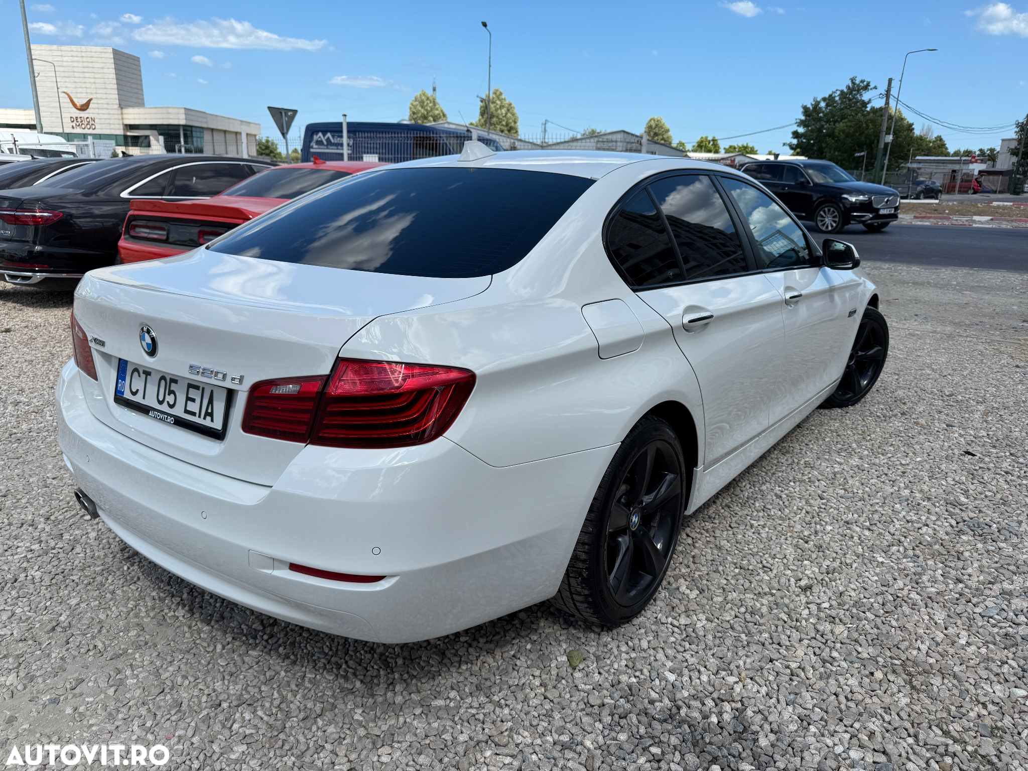 BMW Seria 5 520d xDrive Aut. Luxury Line - 2