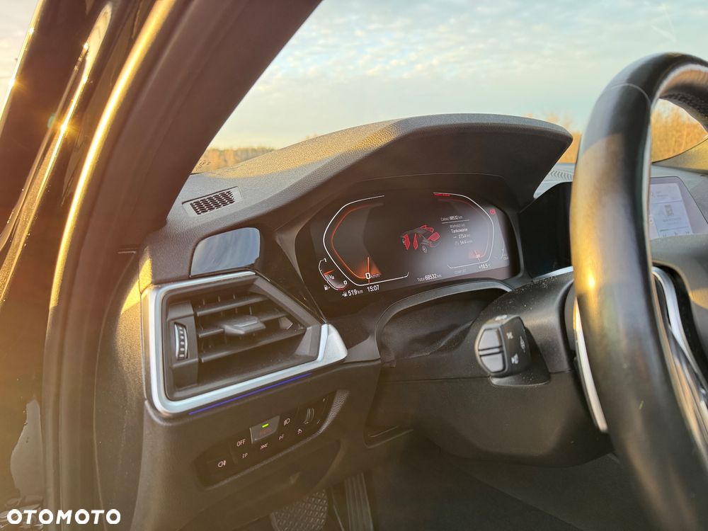 BMW Seria 3 330i xDrive Sport Line - 14