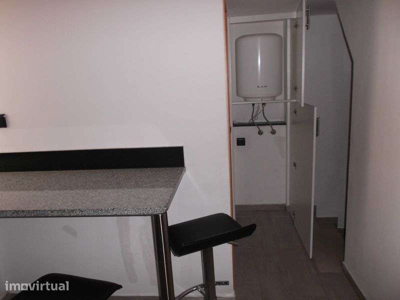 Apartamento T0 para arrendamento na Rua da Barbeira - Grande imagem: 5/5