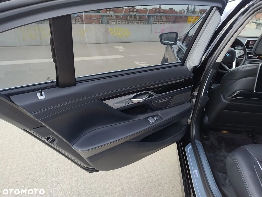 BMW Seria 7 740Ld xDrive - 14
